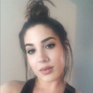 Meet your Posher, Gina